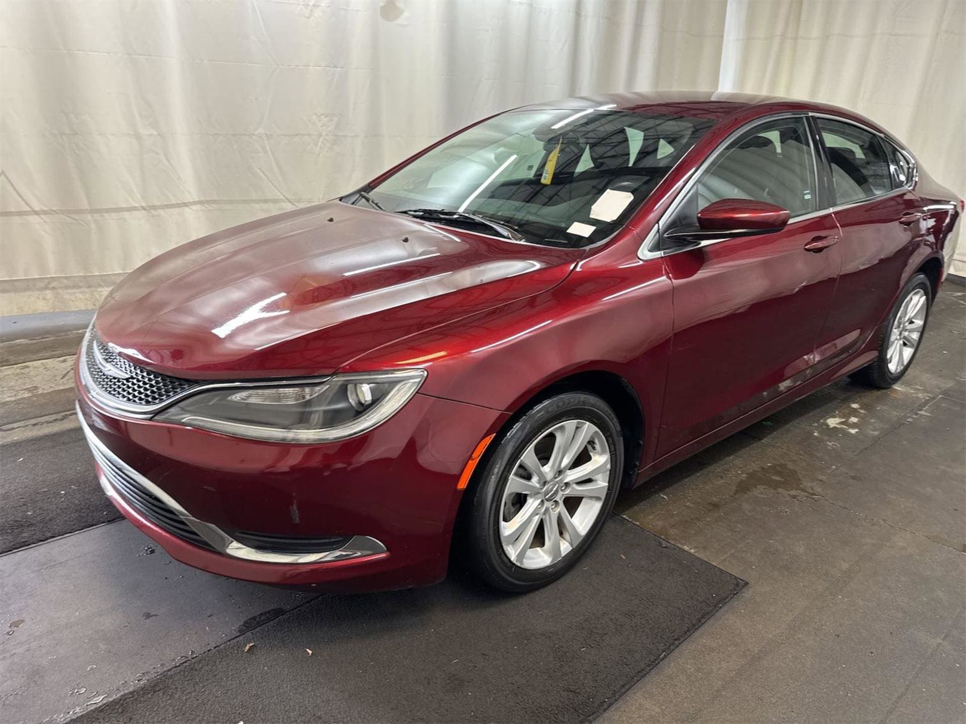 2015 Chrysler 200 Limited's photo