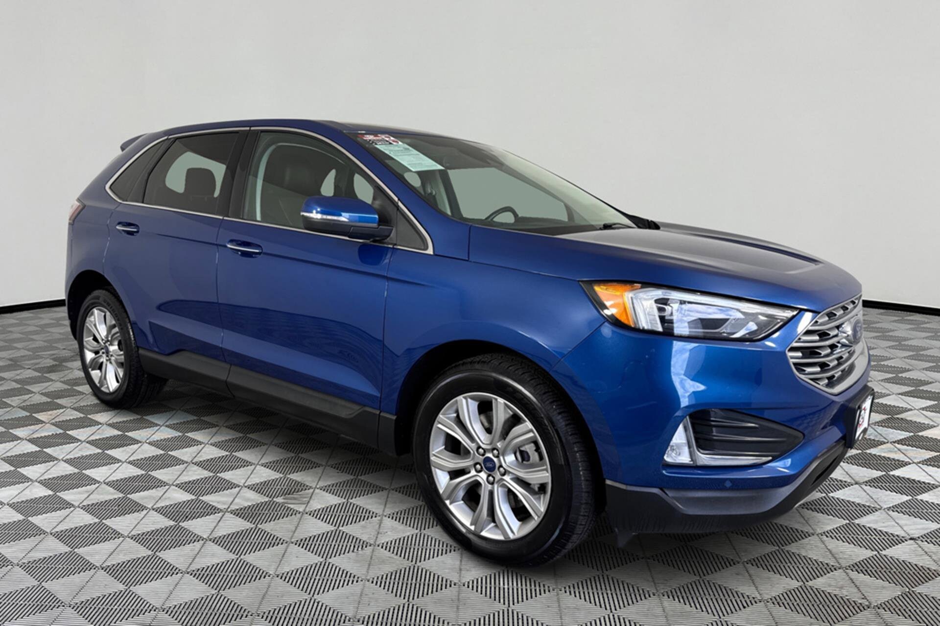 2022 Ford Edge Titanium photo 3