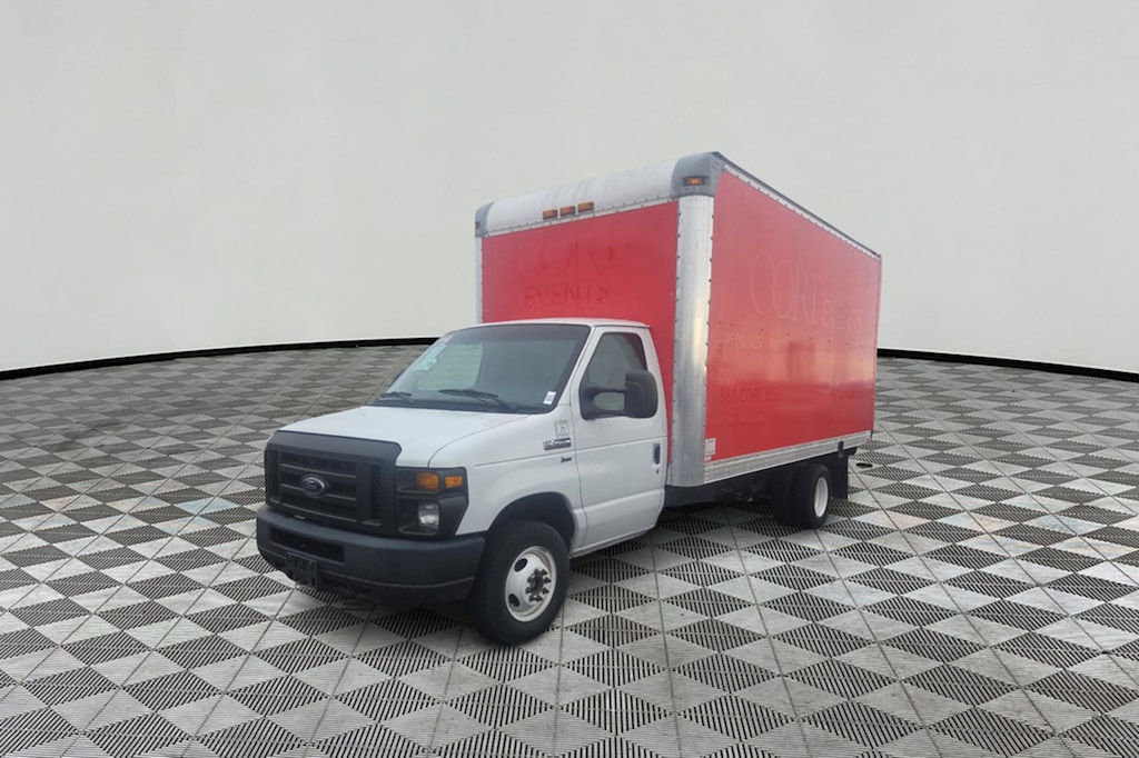 Used 2016 Ford E-450 Cutaway Base Truck