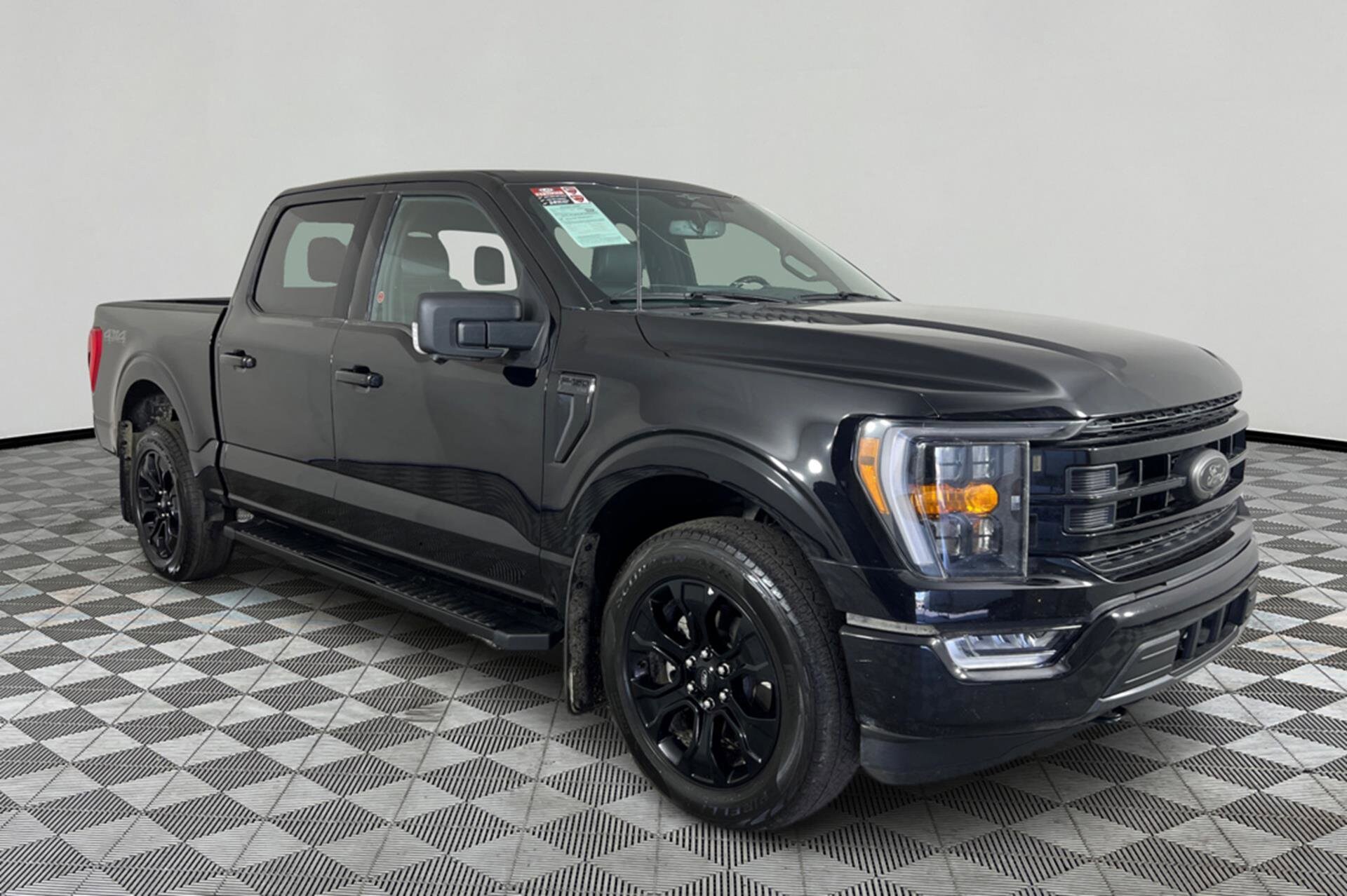 2023 Ford F-150 XLT photo 3