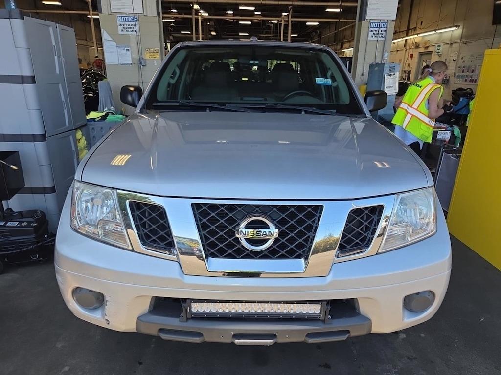 Used 2016 Nissan Frontier SV Truck Crew Cab