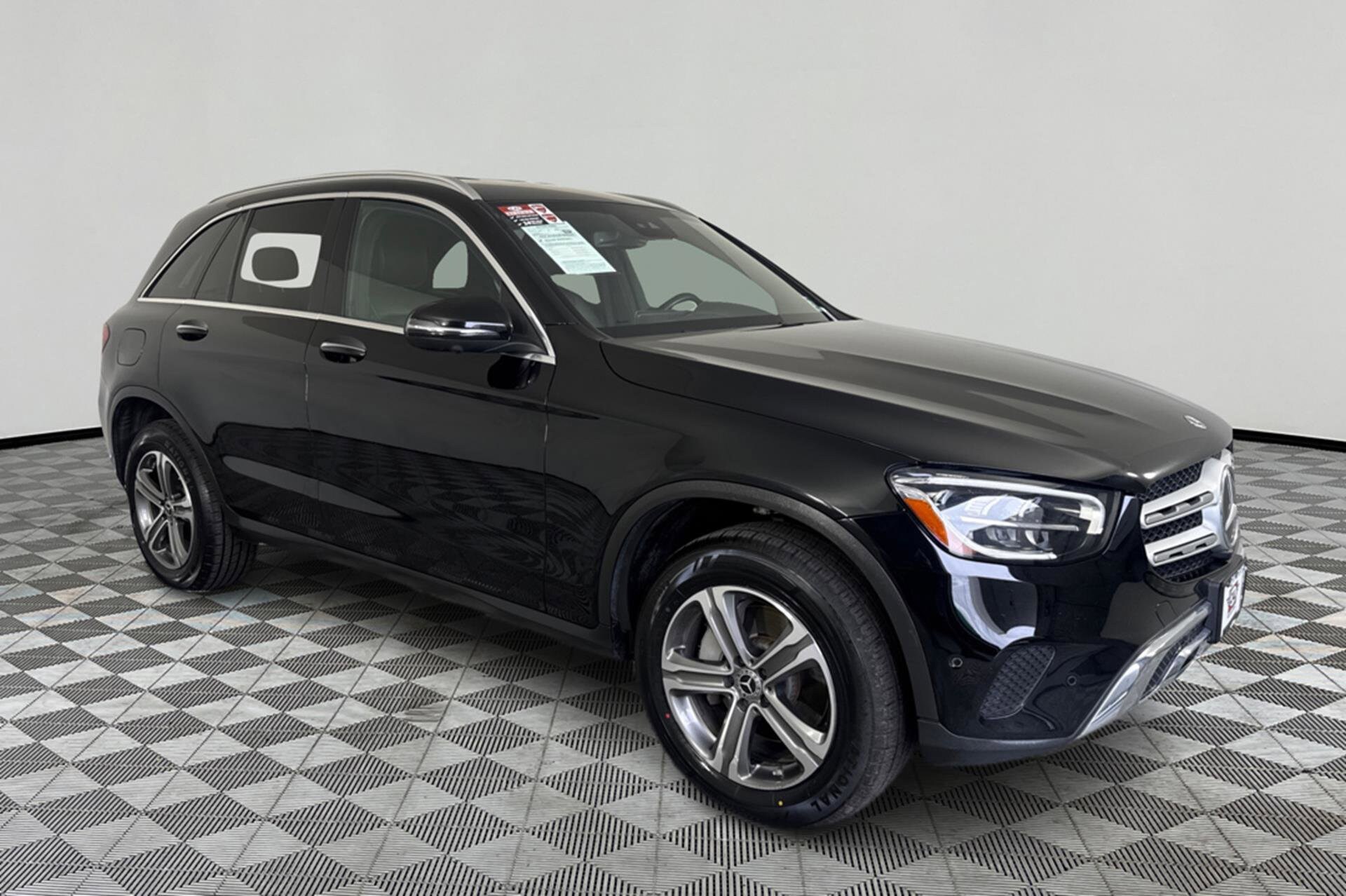 2022 Mercedes Benz GLC 300 4MATIC photo 2