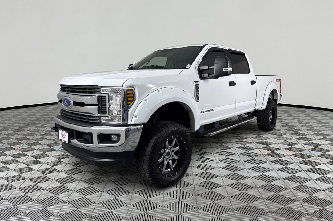 2019 Ford F-250 XLT 4x4 Crew Cab 6-3/4' Box's photo
