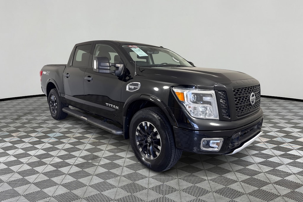 Used 2017 Nissan Titan S 4x4 Crew Cab Truck Crew Cab