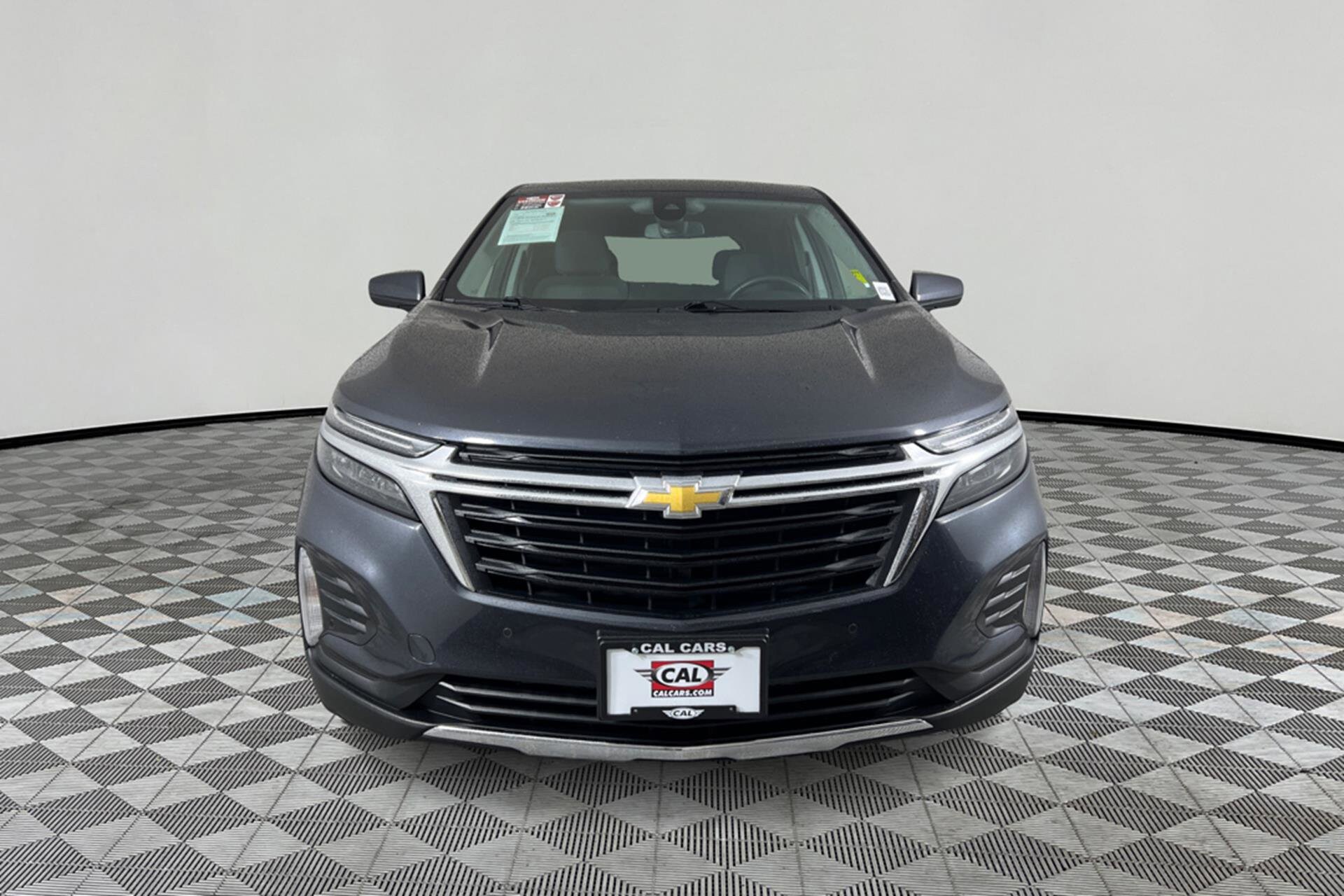 2023 Chevrolet Equinox LT photo 2