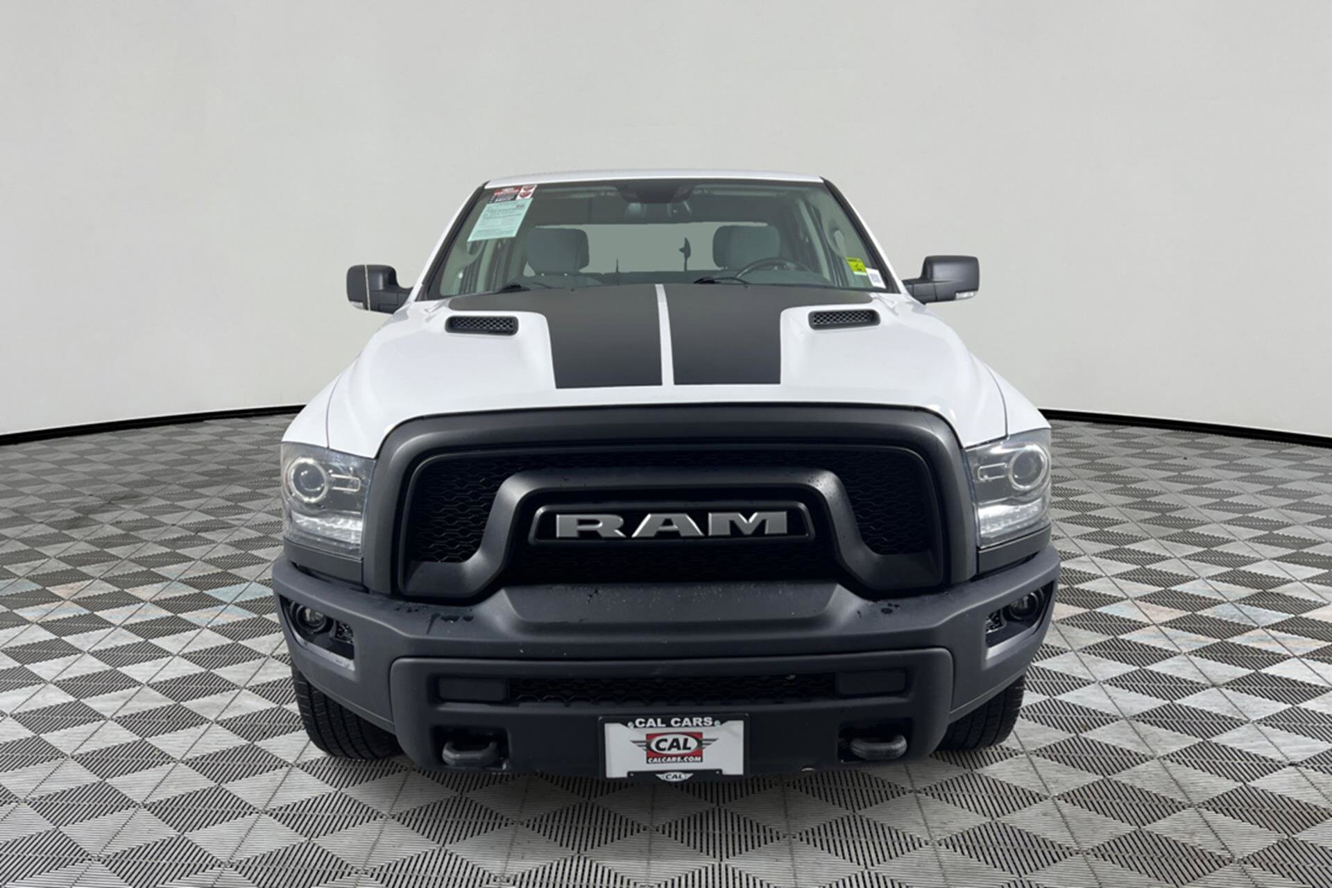 2020 Ram 1500 Classic SLT photo 2
