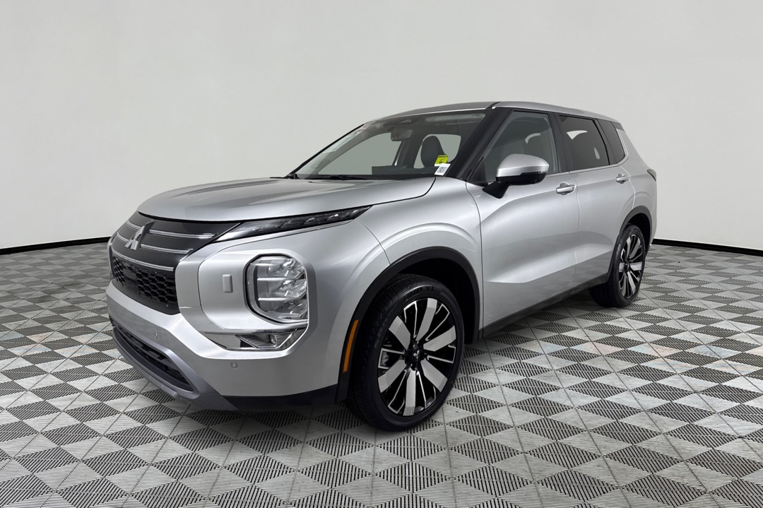 2025 Mitsubishi Outlander SE S-AWC's photo