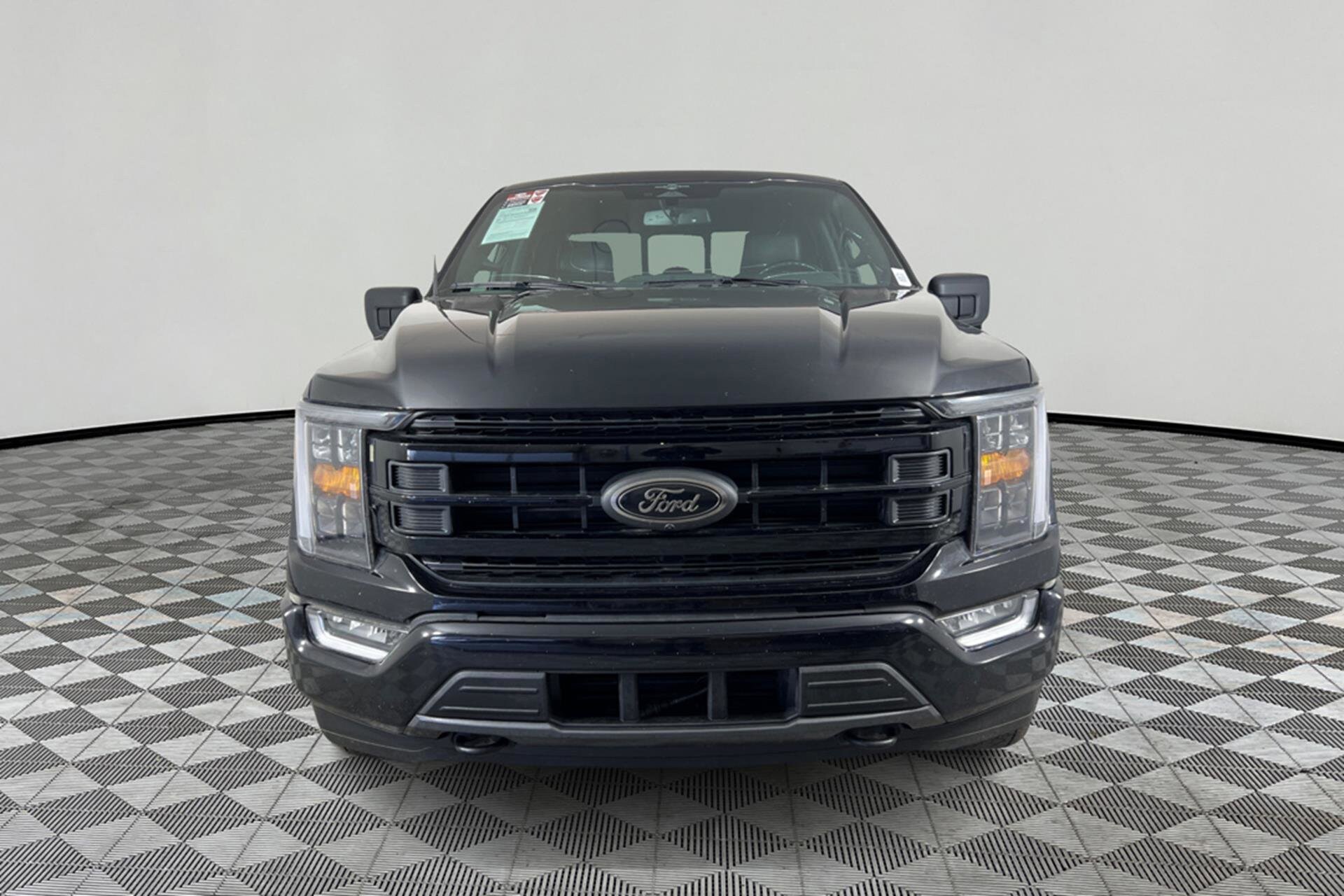 2023 Ford F-150 XLT photo 2