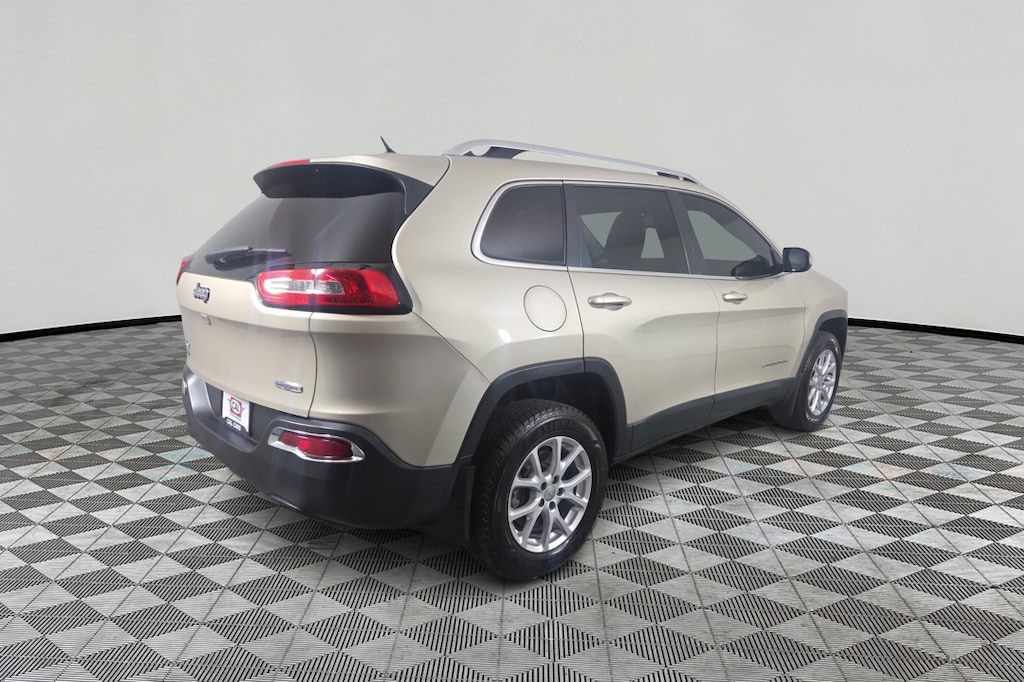 Used 2015 Jeep Cherokee Latitude 4x4 SUV