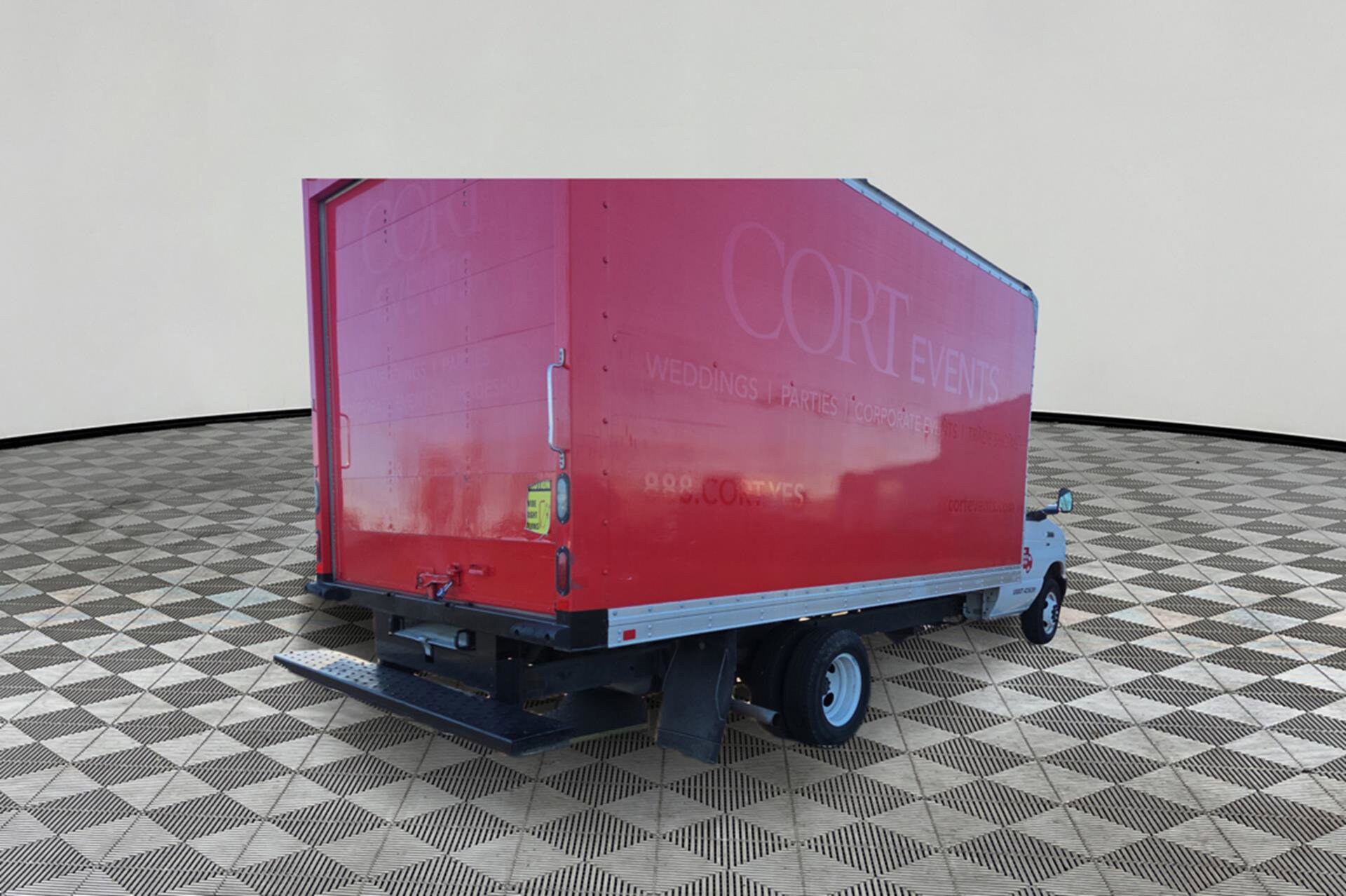 2016 Ford E-450 Cutaway photo 4