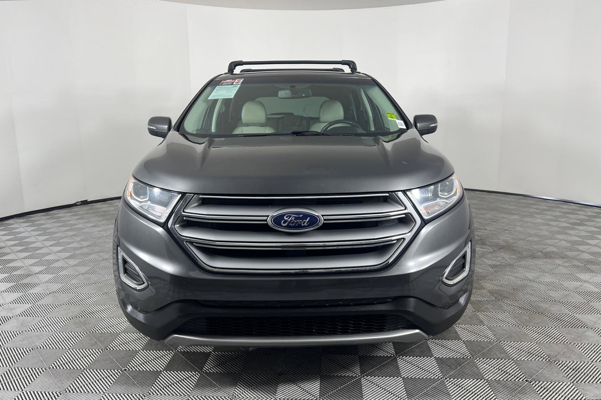 2018 Ford Edge Titanium photo 2