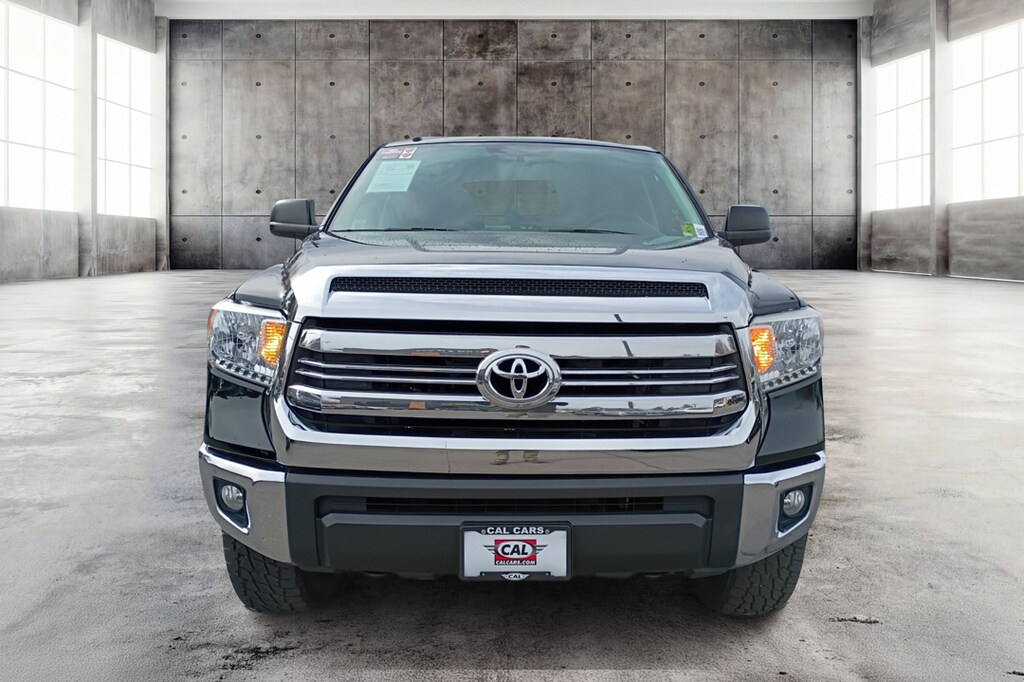 Used 2017 Toyota Tundra SR5 Crewmax 5.5 Bed 5.7L (Natl) Truck CrewMax