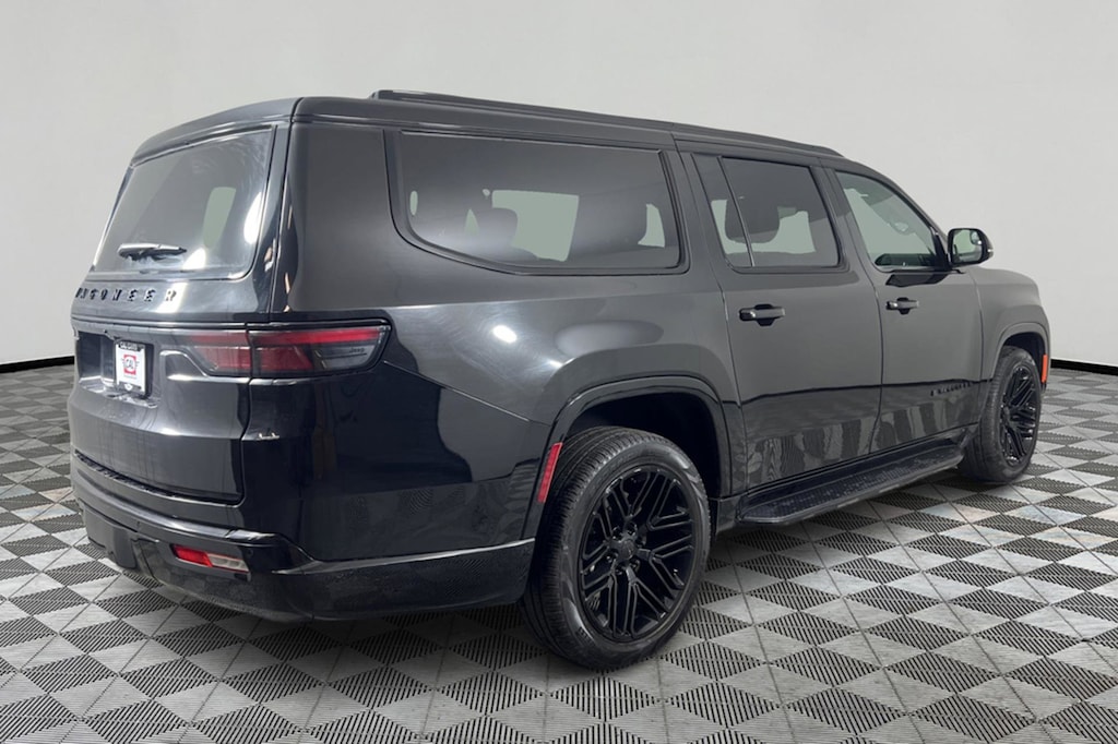 Used 2024 Jeep Wagoneer L Series II SUV