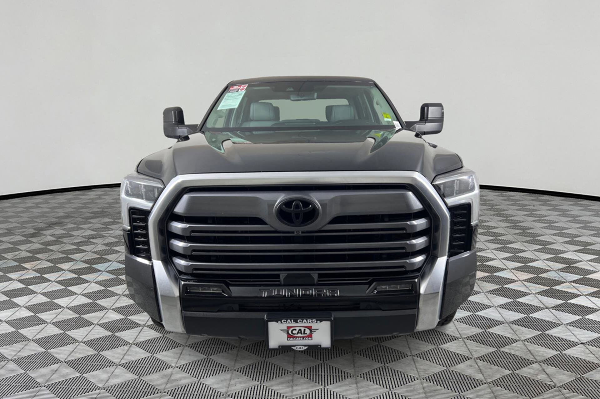 2023 Toyota Tundra Limited photo 2