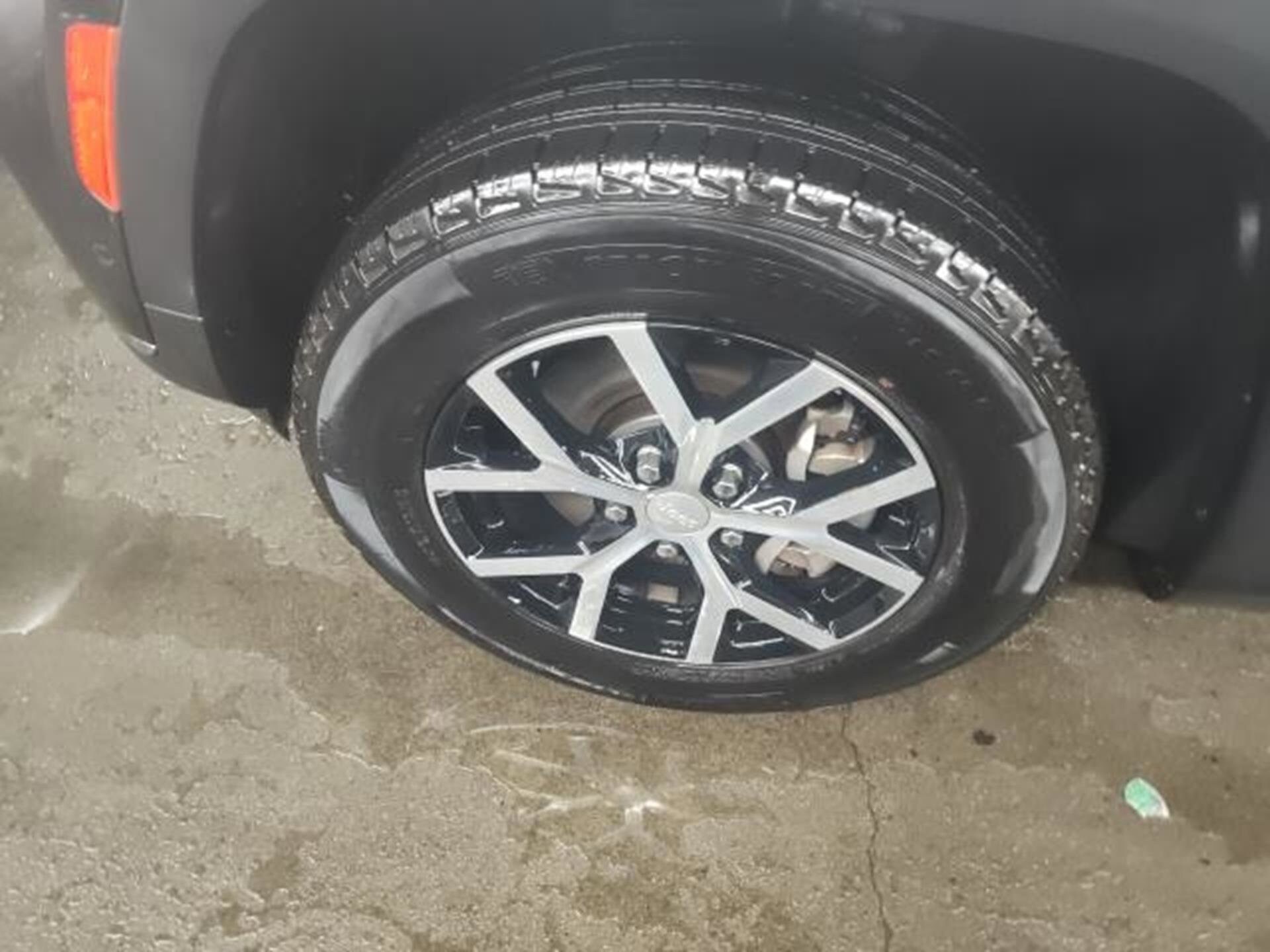 2024 Jeep Grand Cherokee Limited photo 2