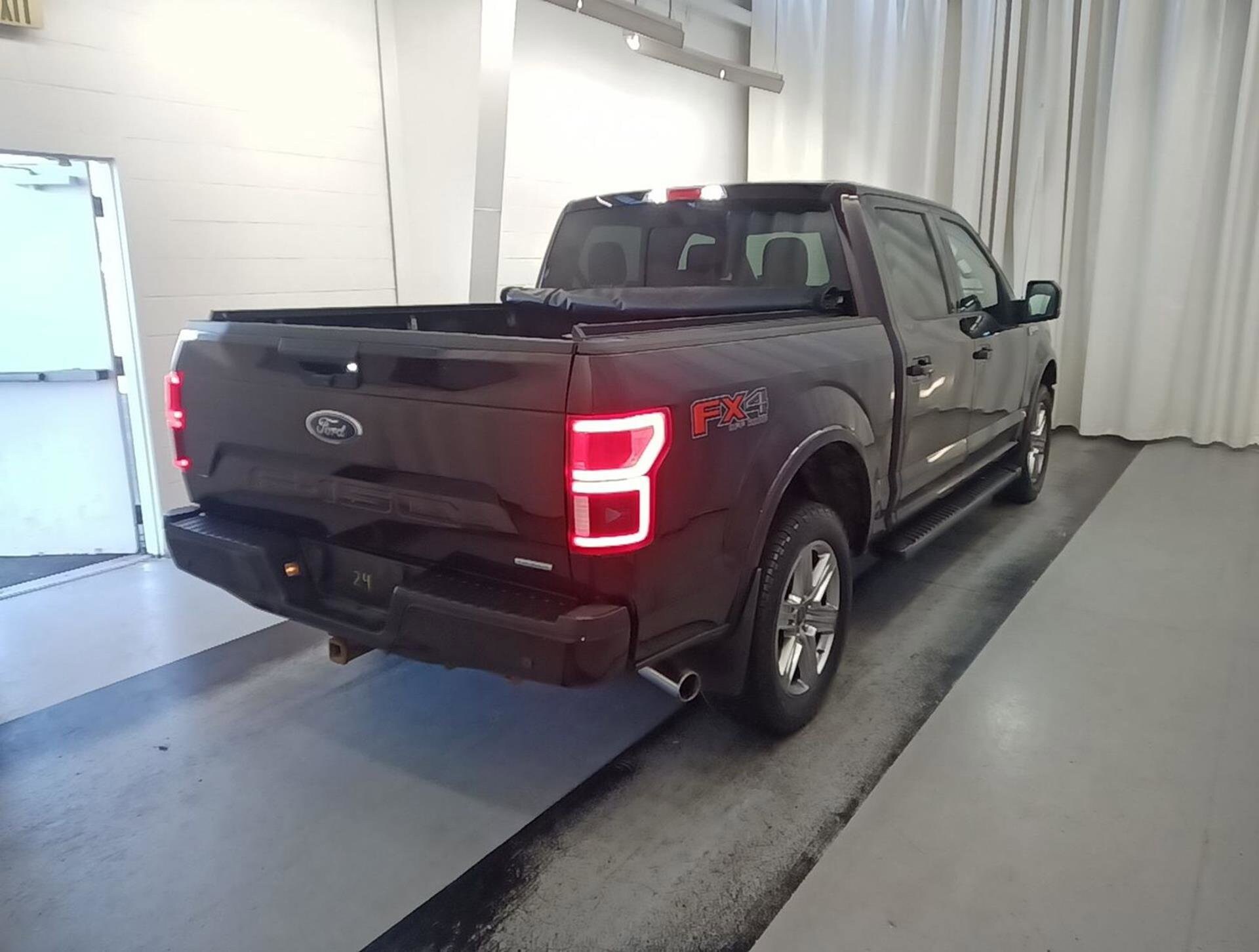 2018 Ford F-150 Lariat photo 3