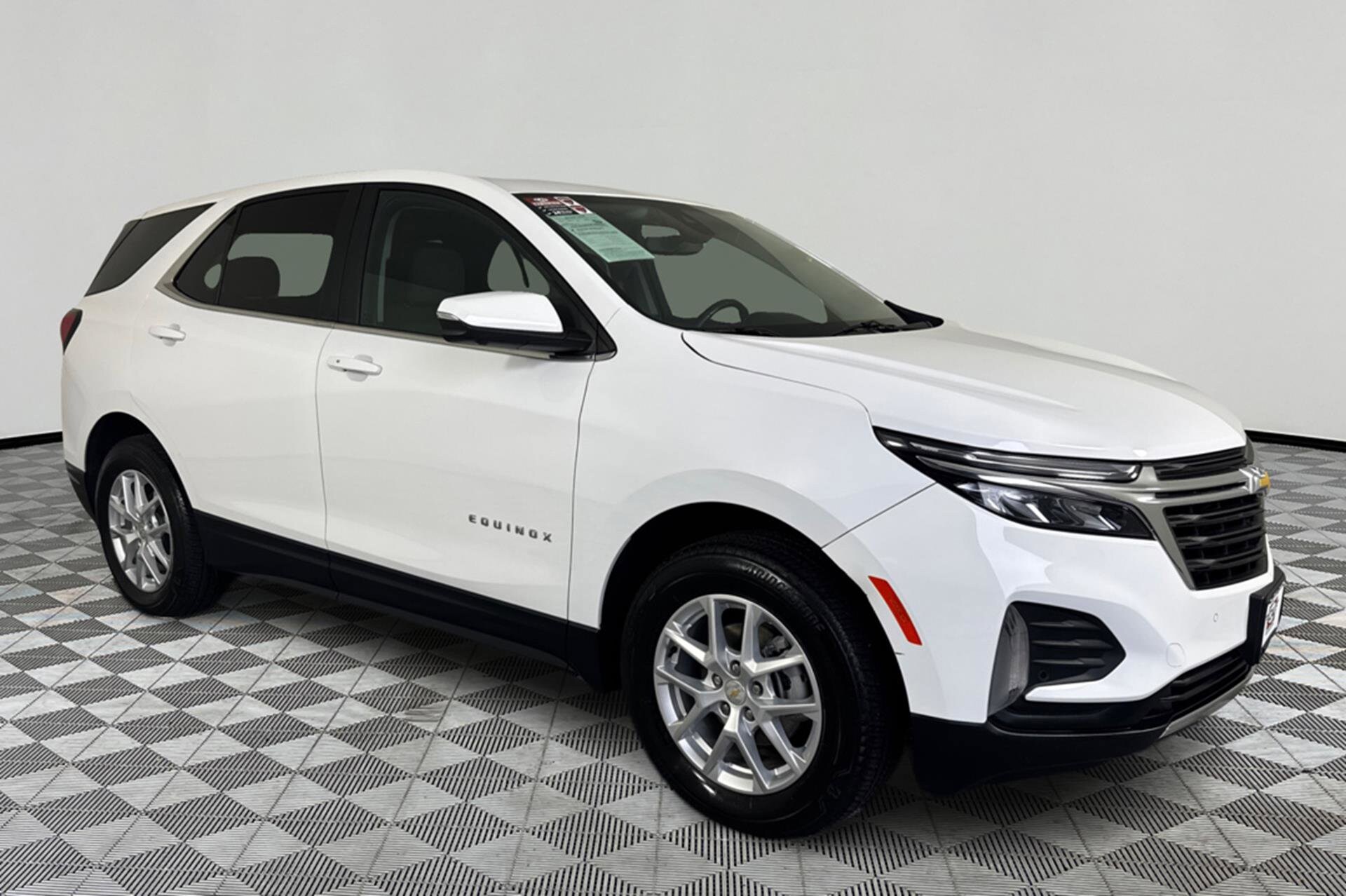 2022 Chevrolet Equinox photo 2