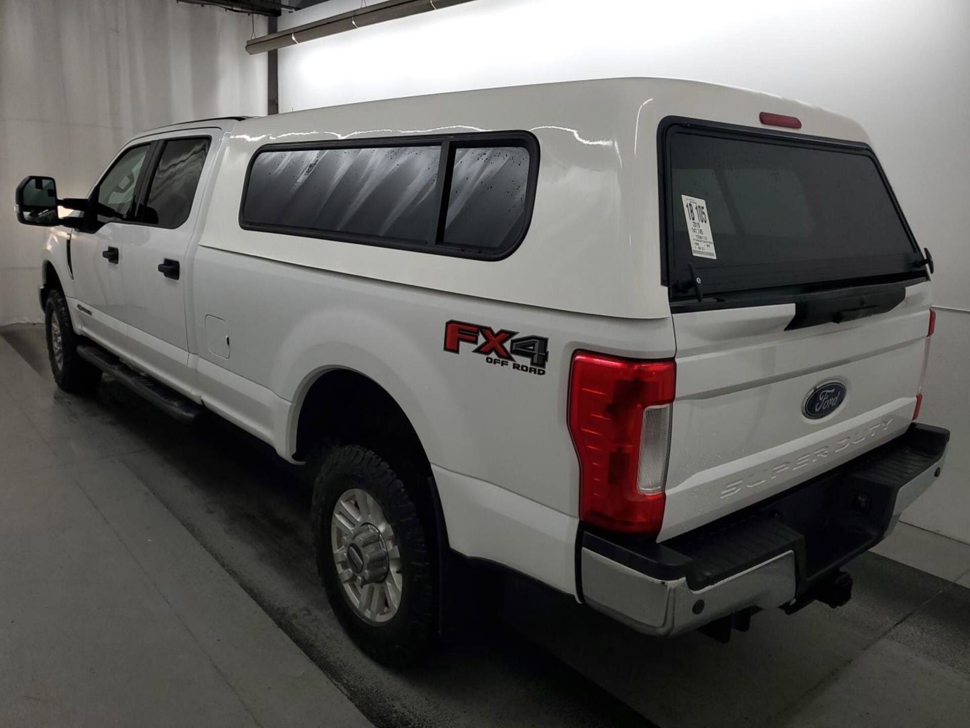 2019 Ford F-350 XLT photo 4