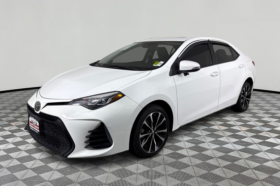2017 Toyota Corolla SE AT's photo
