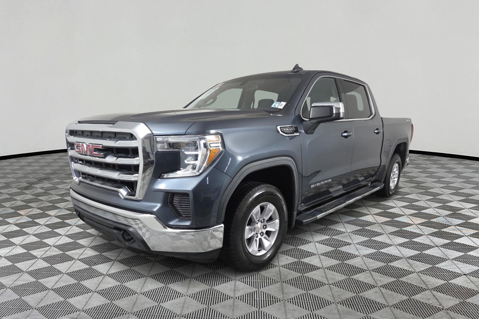 2019 GMC Sierra 1500 SLE's photo