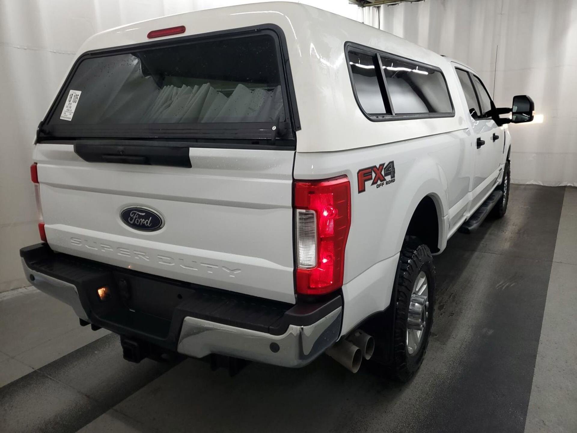 2019 Ford F-350 XLT photo 3
