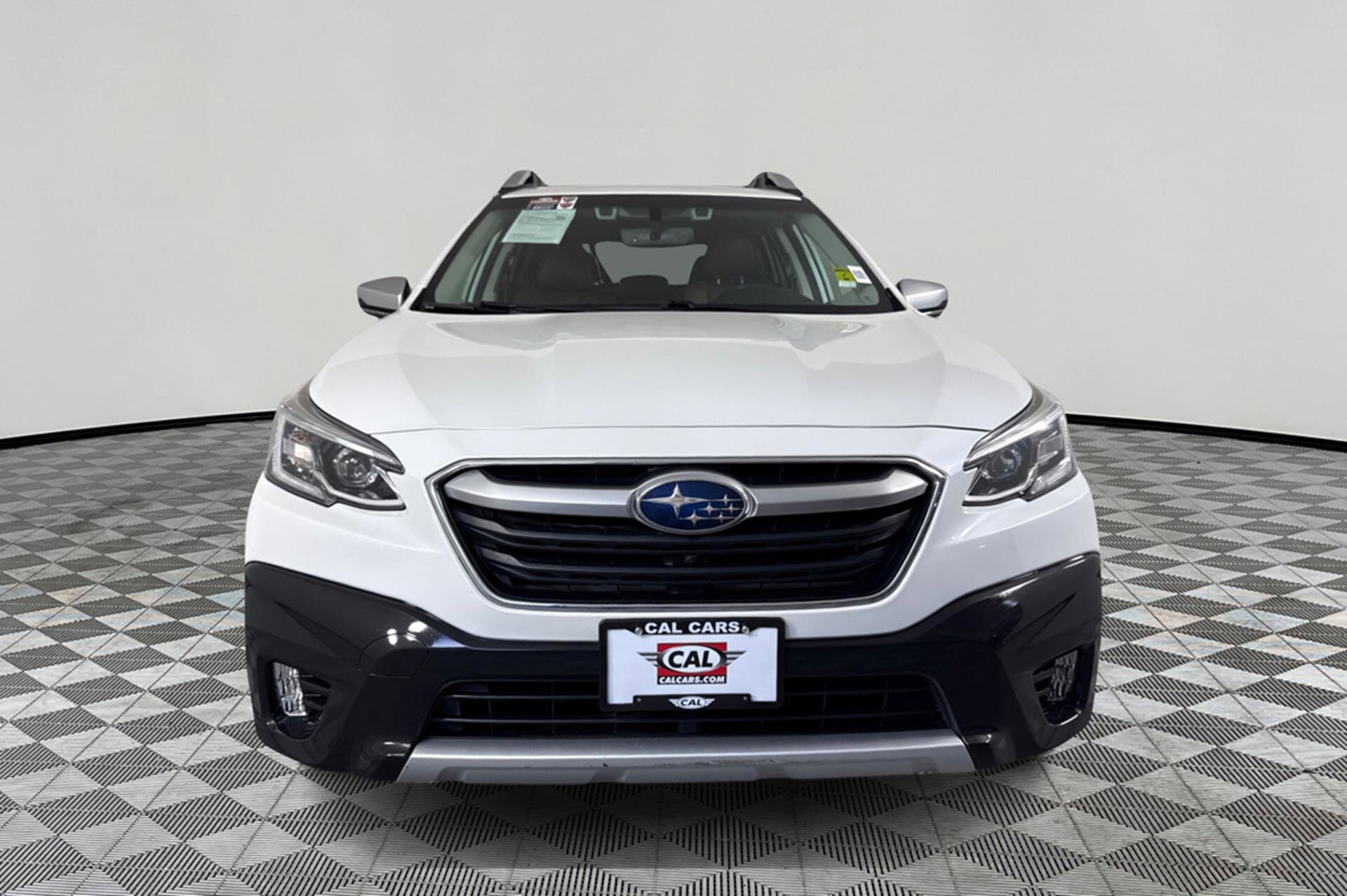 2021 Subaru Outback Touring XT photo 2