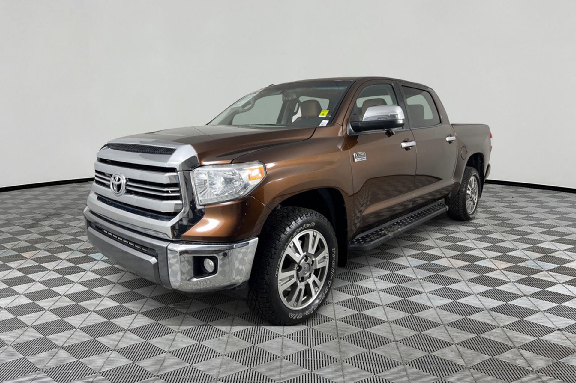 2017 Toyota Tundra Platinum's photo