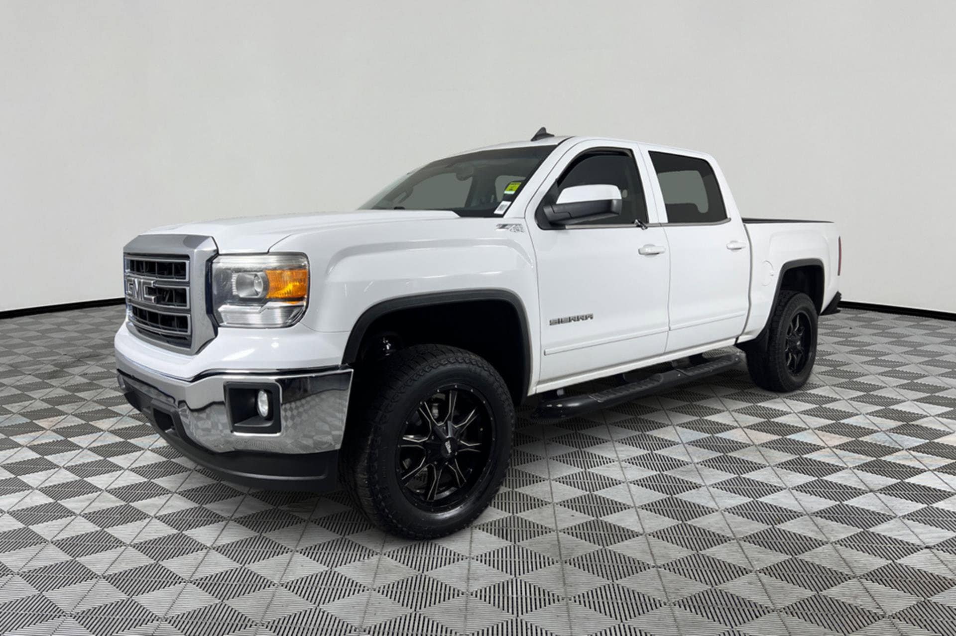2015 GMC Sierra 1500 SLE's photo