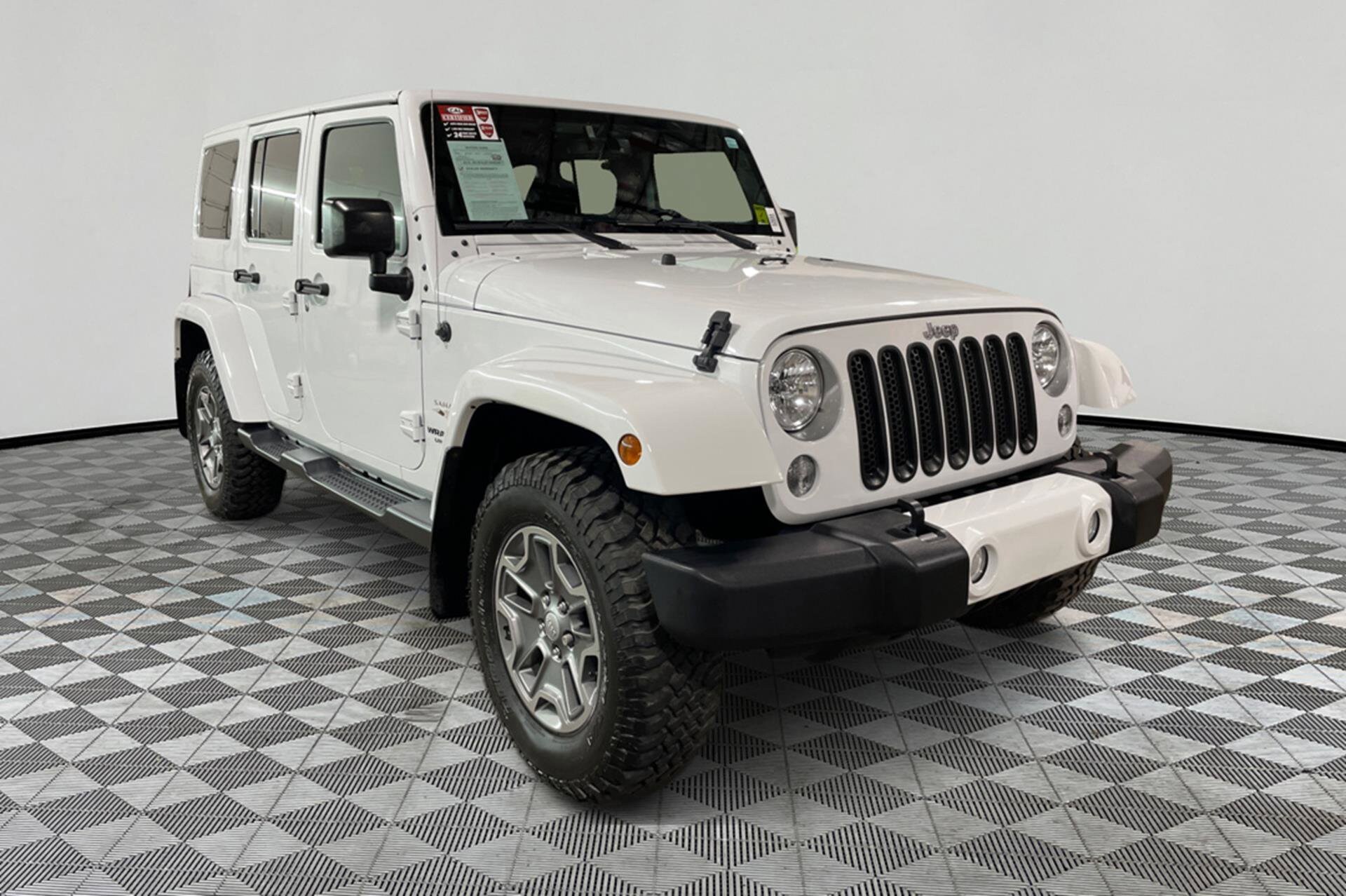 2016 Jeep Wrangler Unlimited Sahara photo 3