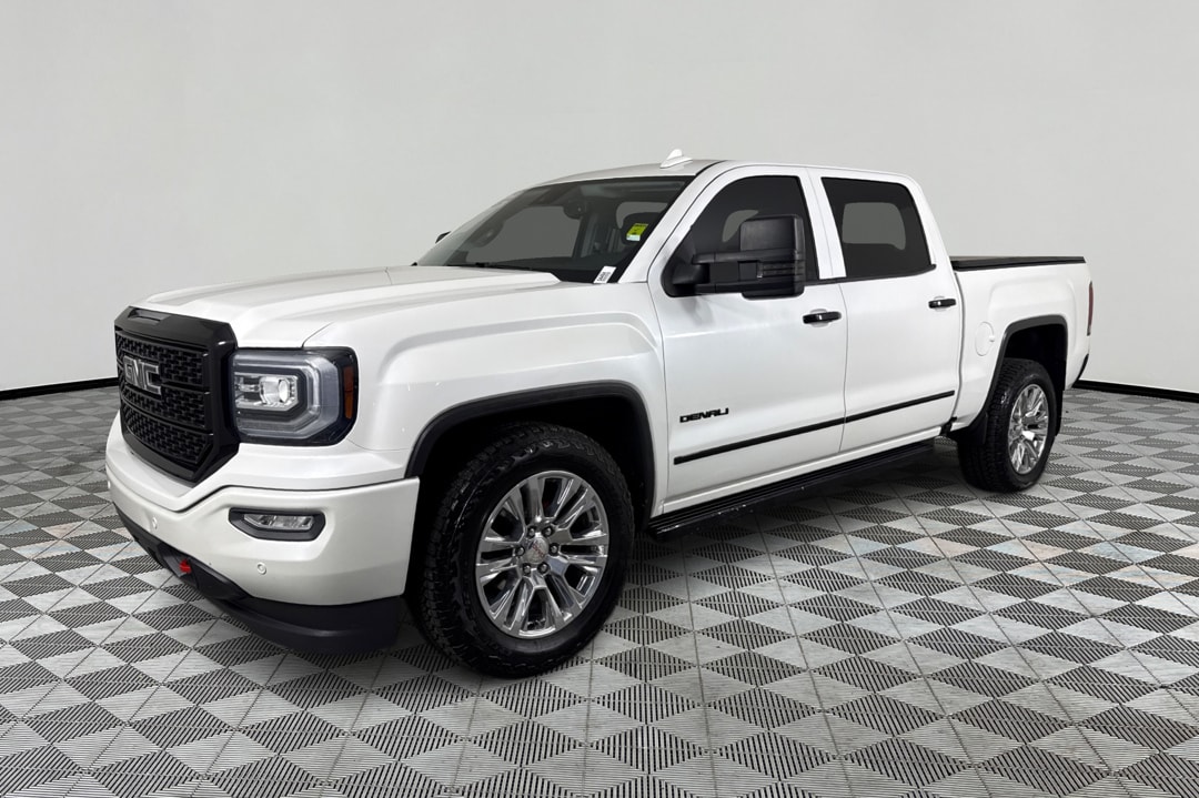 2017 GMC Sierra 4WD Crew Cab Short Box's photo