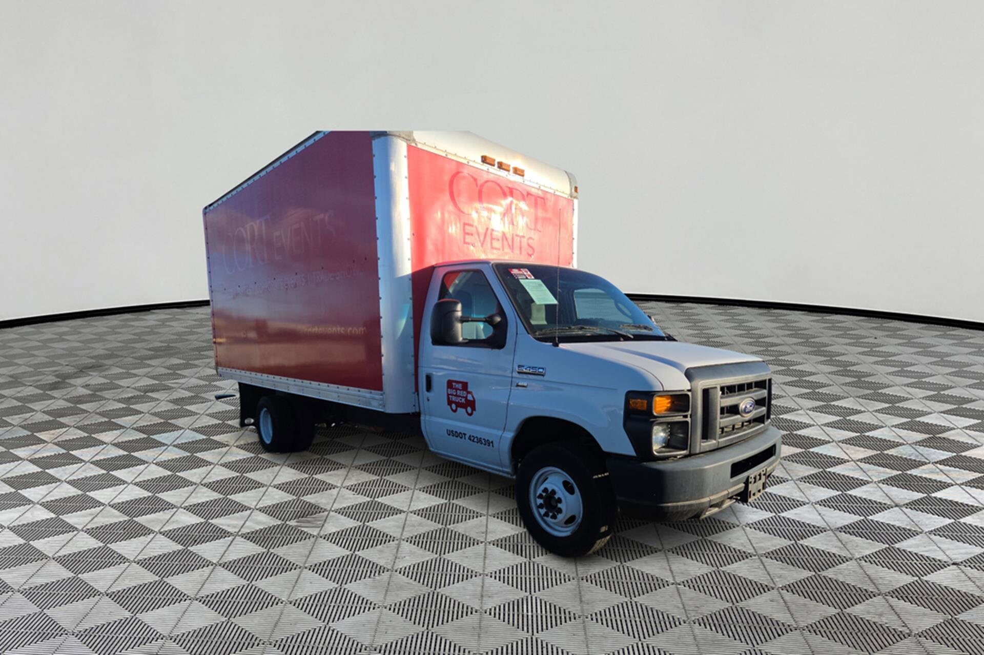 2016 Ford E-450 Cutaway photo 3