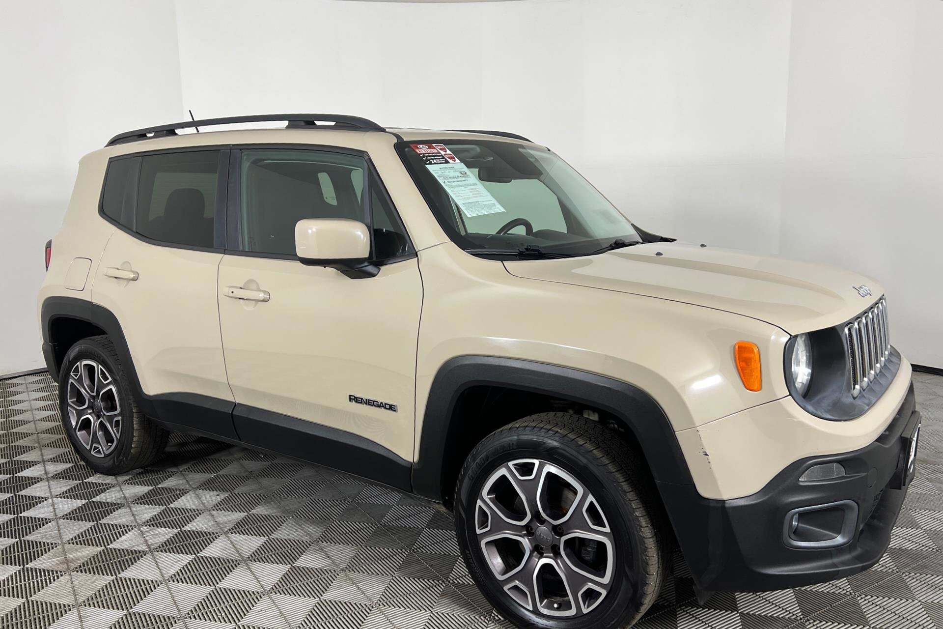 2015 Jeep Renegade Latitude photo 3