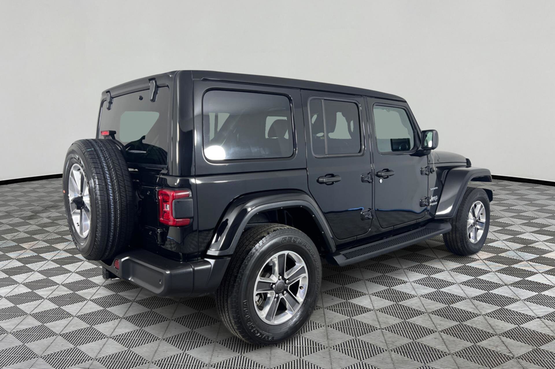 2021 Jeep Wrangler Unlimited Sahara photo 4