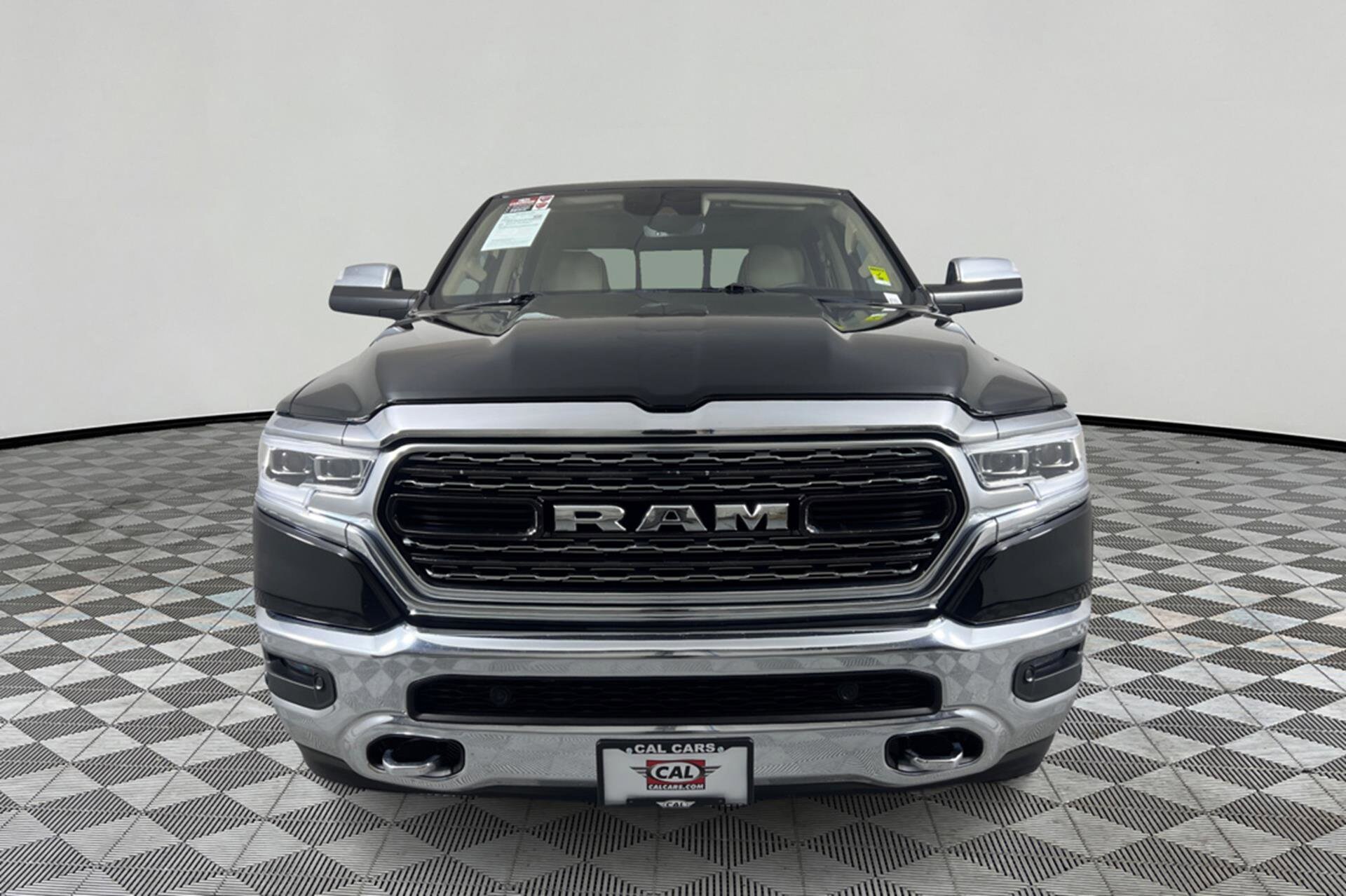 2019 Ram 1500 Limited photo 2