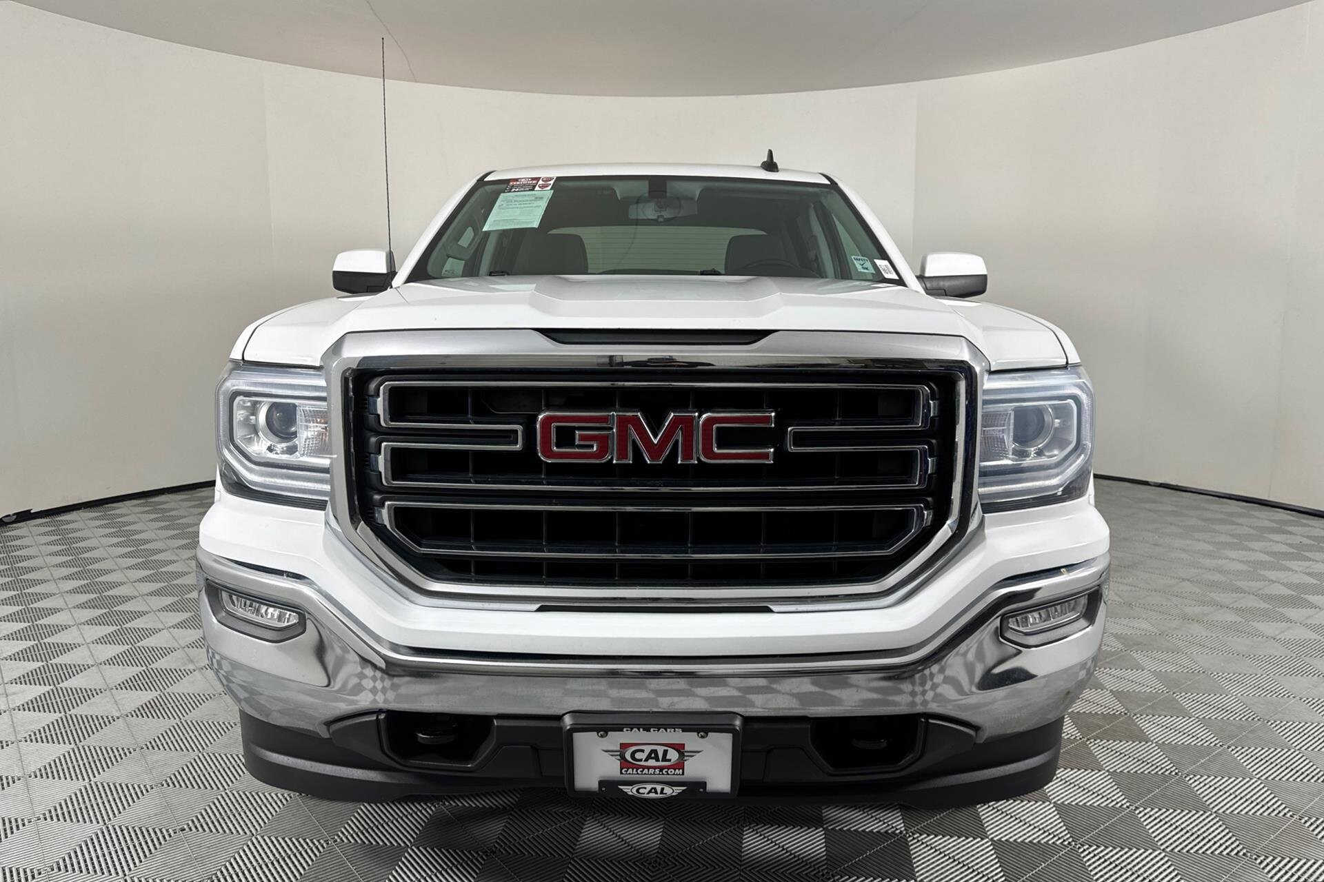 2016 Gmc Sierra 1500 SLE photo 2
