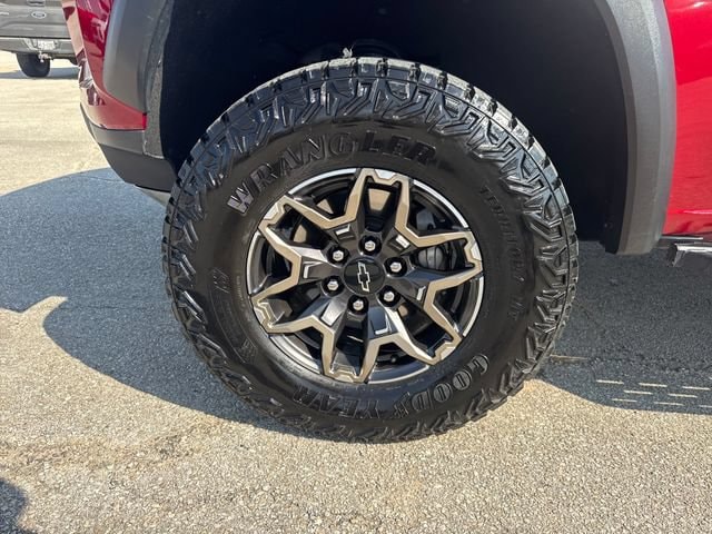 2024 Chevrolet Colorado ZR2 - Photo 18