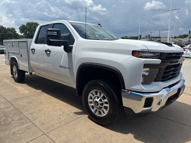 2025 Chevrolet Silverado 2500HD photo 3