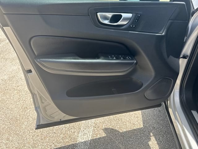 2025 Volvo XC60 Core - Photo 10