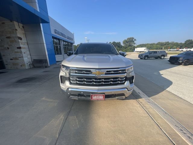 2022 Chevrolet Silverado 1500 LTZ photo 3