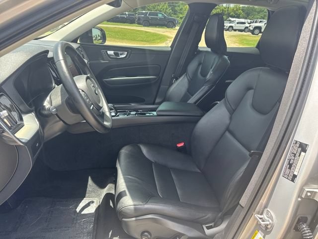 2025 Volvo XC60 Core - Photo 9