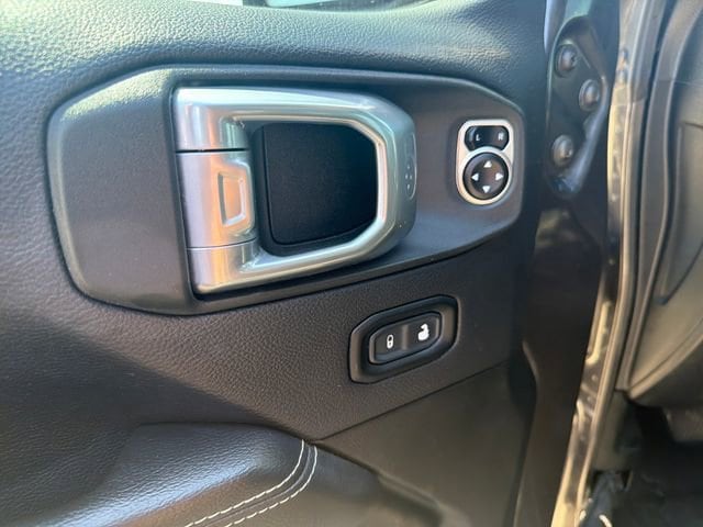 2021 Jeep Gladiator Overland - Photo 12