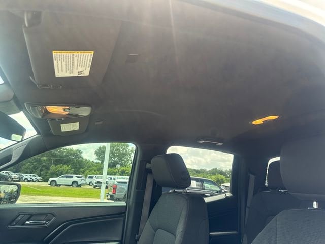 2024 Chevrolet Colorado LT - Photo 21