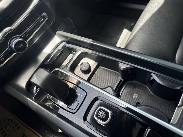 2025 Volvo XC60 Core - Photo 23