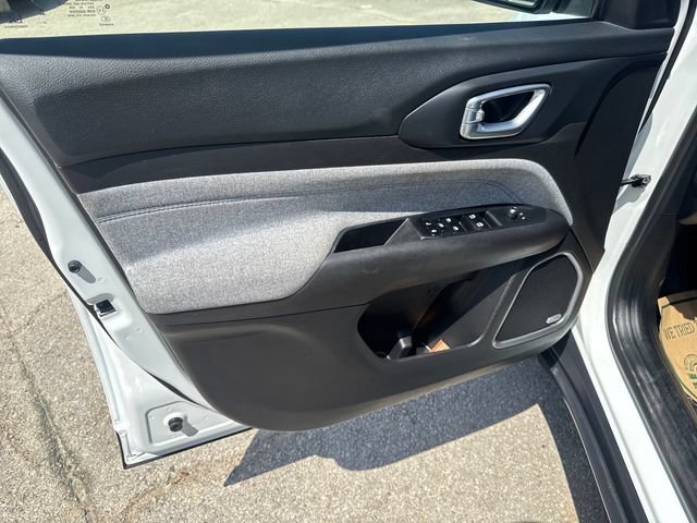 2025 Jeep Compass Latitude - Photo 11