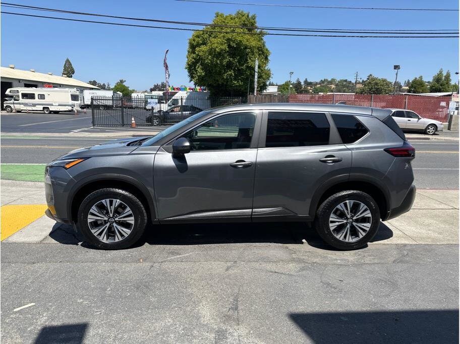 2023 Nissan Rogue SV photo 4