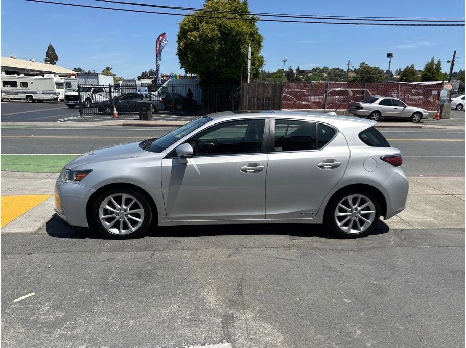 2012 Lexus CT 200h photo 4