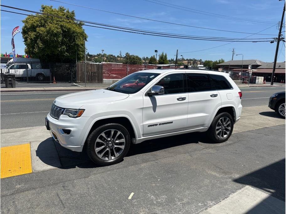 2018 Jeep Grand Cherokee Overland photo 3