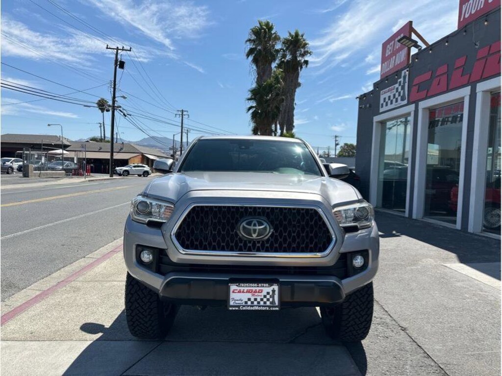 Used 2018 Toyota Tacoma TRD Off-Road Pickup 4D 5 ft Crew Cab Pickup