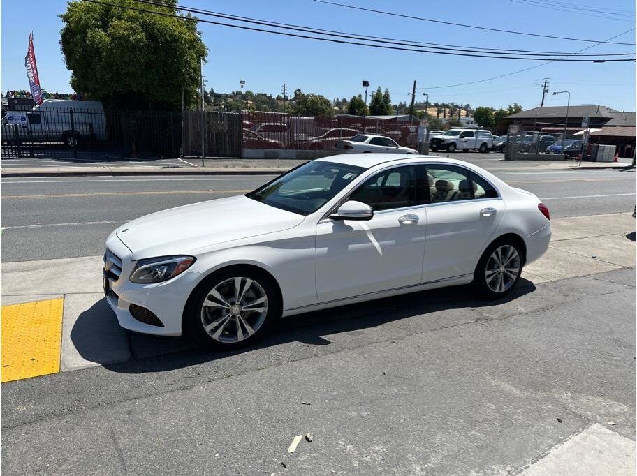 2015 Mercedes Benz C 300 photo 3