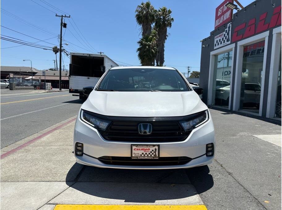 2023 Honda Odyssey Sport photo 3